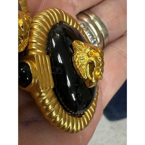 VTG Retro Lion Head Earrings Bold Black & Gold Clip on Mob Wife 1.75" - Picture 3 of 6
